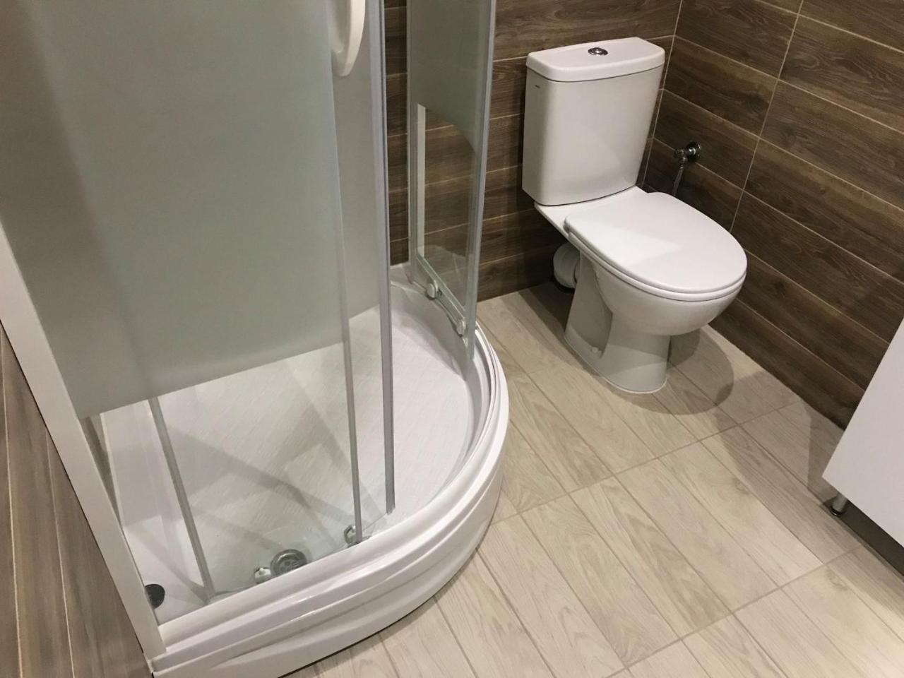 Modern Apartment 利沃夫 外观 照片