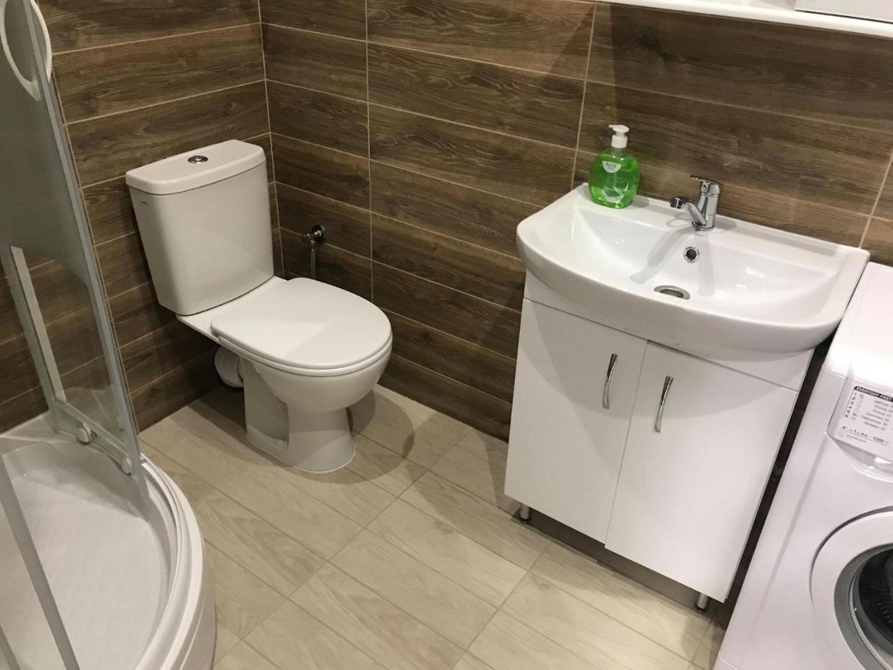Modern Apartment 利沃夫 外观 照片