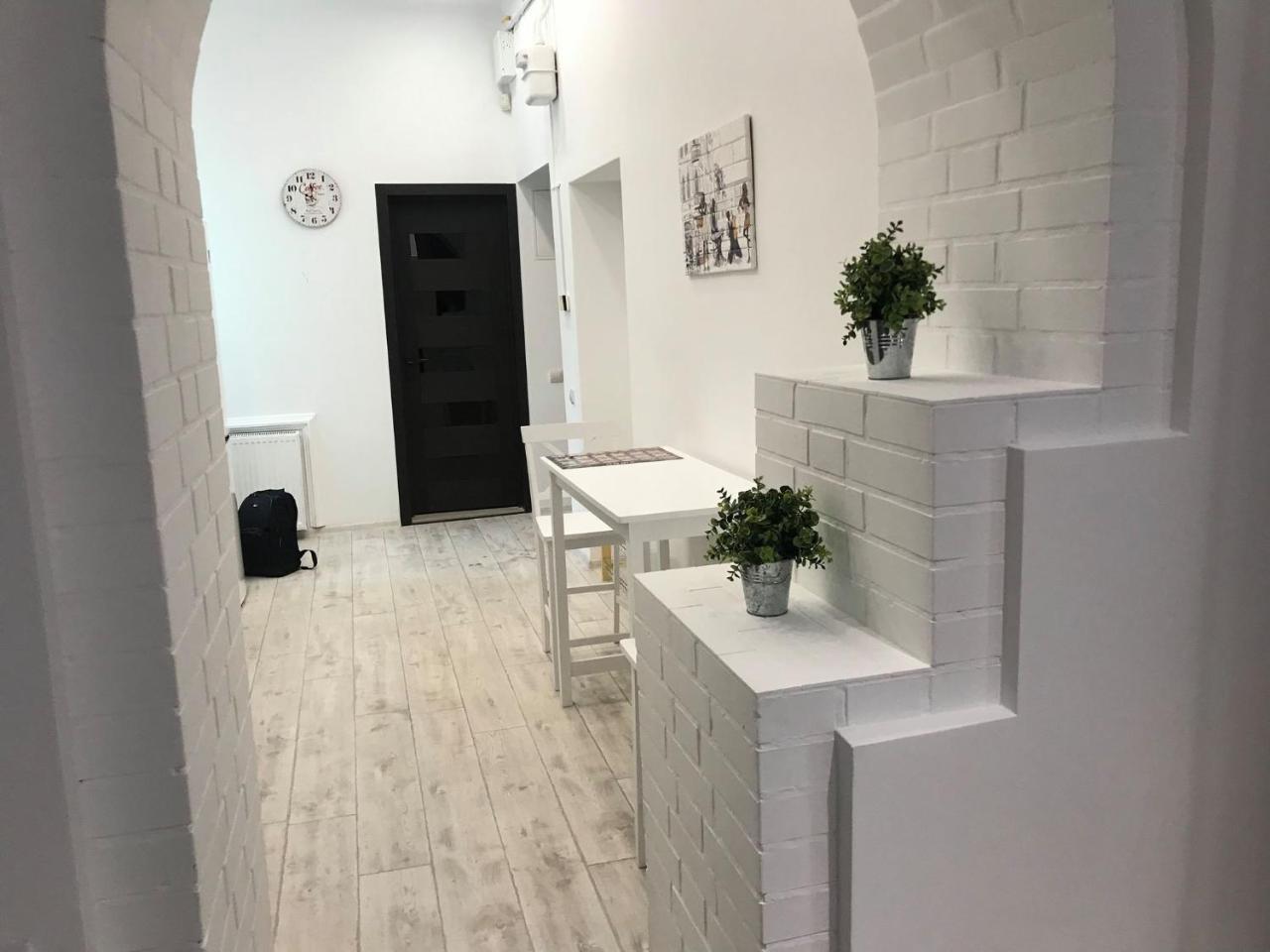 Modern Apartment 利沃夫 外观 照片