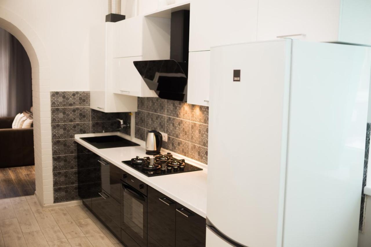 Modern Apartment 利沃夫 外观 照片